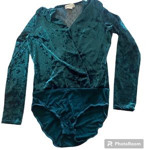 Altar’d State Body Suit Crushed Velvet WOMENS Emerald Green Surplice Size Small